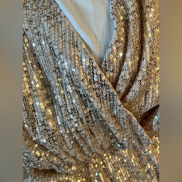 NWOT Sequin romper shorts. Pit to pit 18 inches, length from waist 15 inches. ✨ - Picture 4 of 4